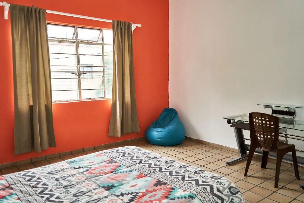 Hostal Americana Guadalajara Hostel