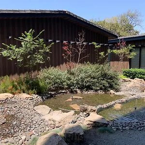 Motel Okura Y